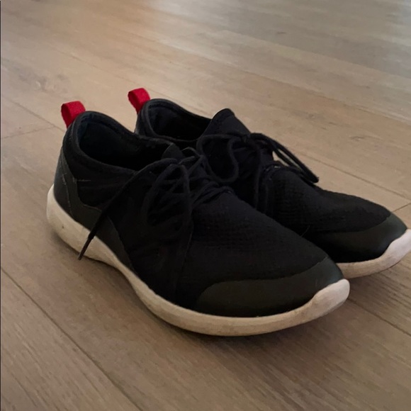 Vionic Sneakers - Picture 4 of 8